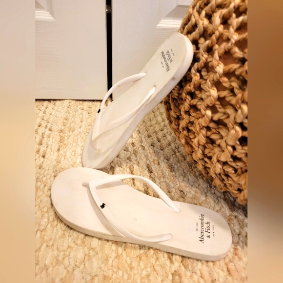 Abercrombie & Fitch Shoes - Abercrombie and Fitch white sandles-small 6-7